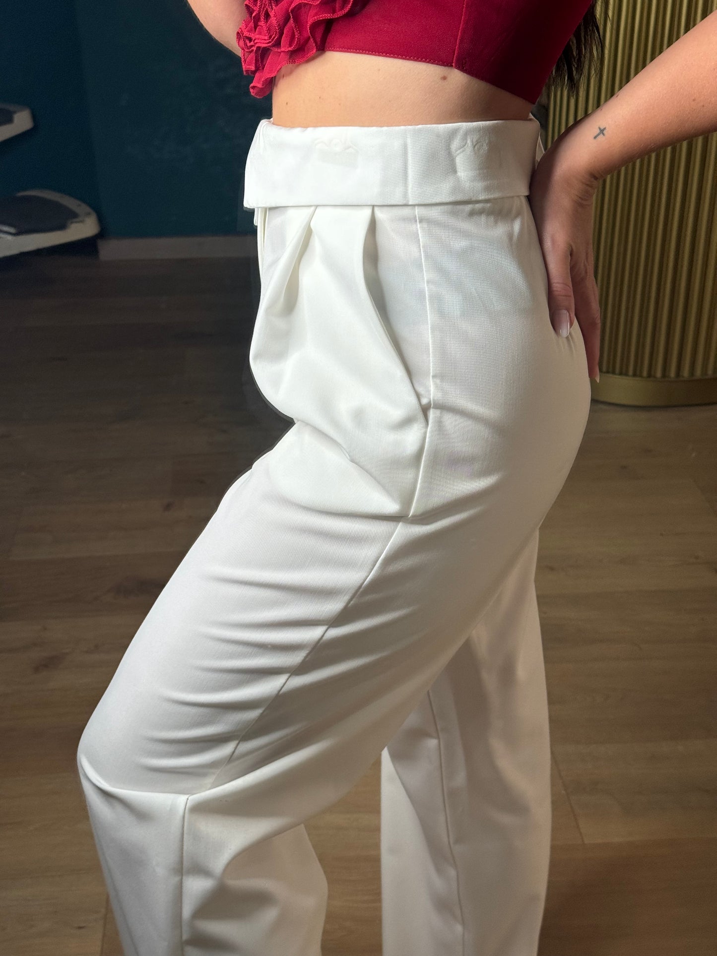 Pantalone con risvoltino bianco